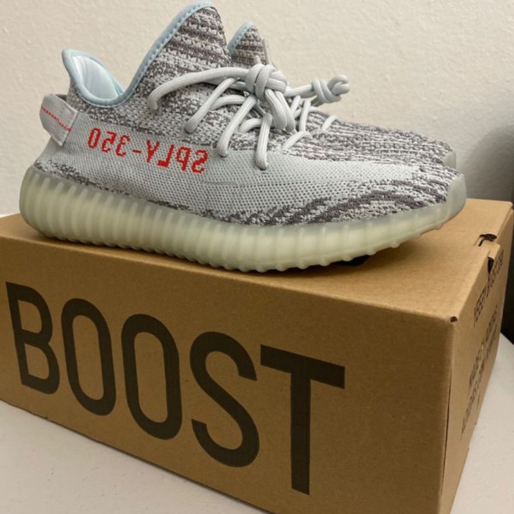 Blue tint yeezy size 7.5